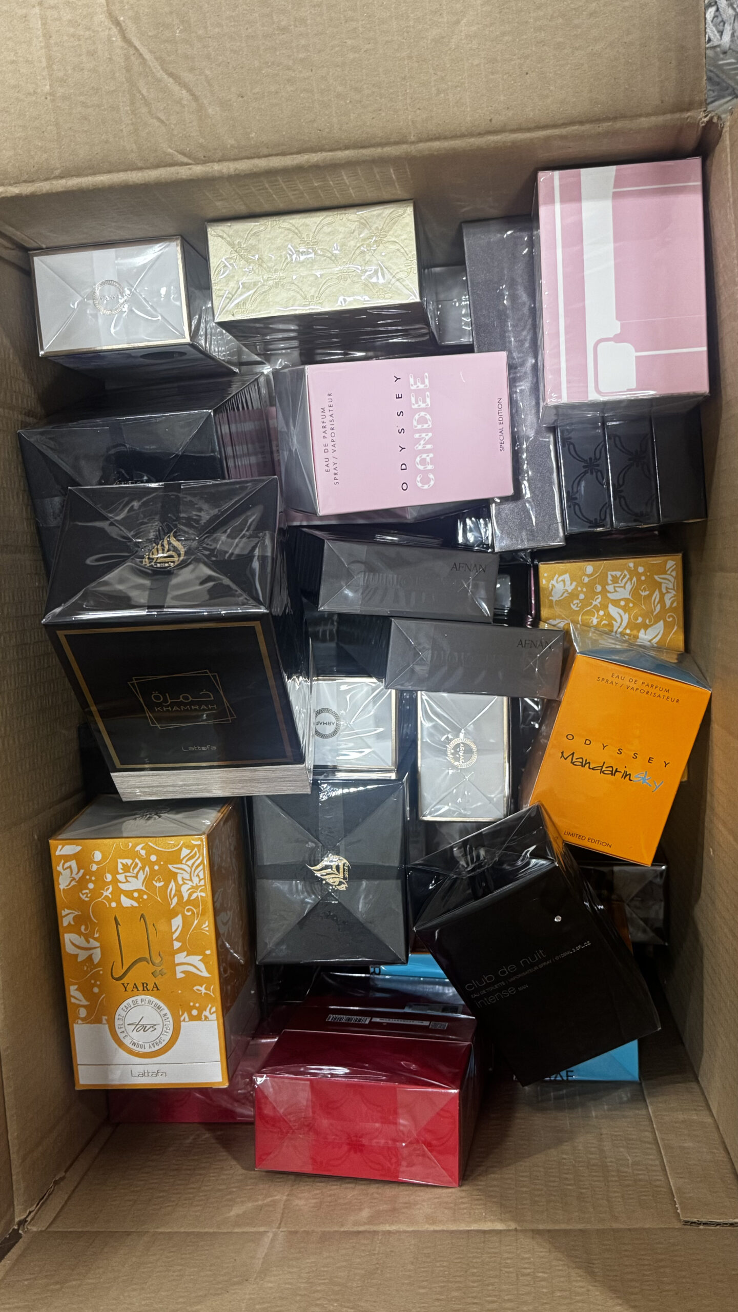 ON THE BOX – Perfumes Árabes para Caballero (20 piezas)